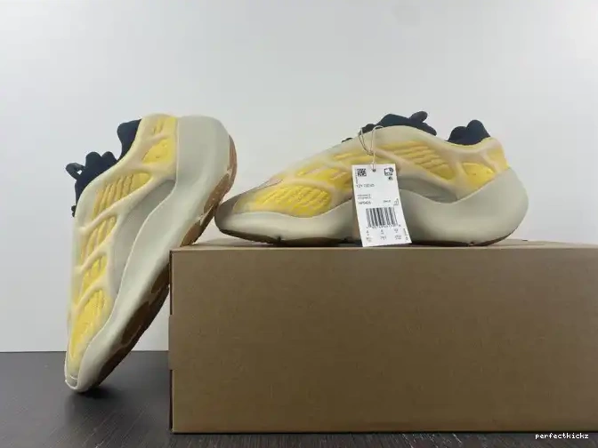 V3 700 Adidas Safflower Yeezy Mono HP5425 0530